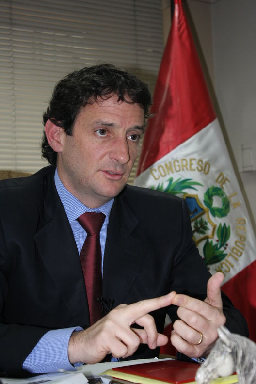 Congresista Renzo Reggiardo,