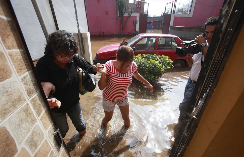 Susana Villarán inspeccionó trabajos en zonas afectadas por huaicos en el distrito limeño de Chosica