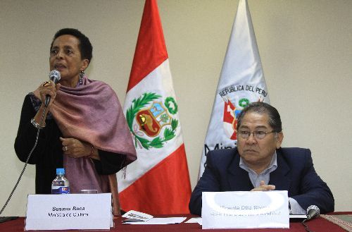La ministra de la Cultura, Susana Baca, en conferencia de prensa