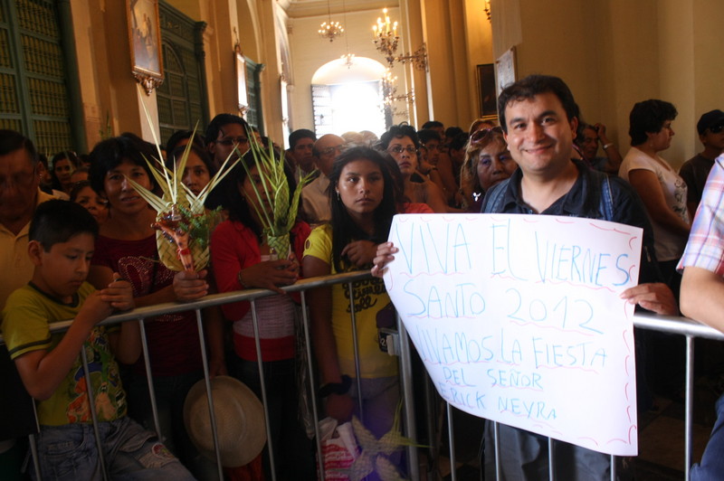 Juan Luis Cipriani, en la Catedral de Lima, durante el Sermón de las Tres Horas, con motivo de la Semana Santa de 2012