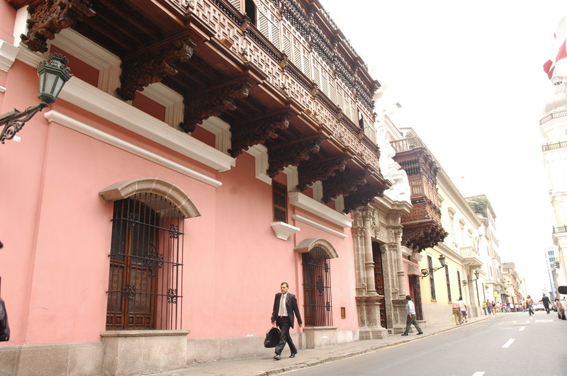 Perspectivas del local del Ministerio de Relaciones Exteriores en Lima, Perú