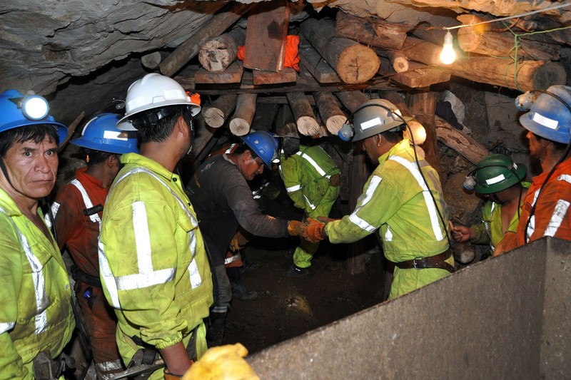 Ollanta Humala participó en el rescate de los trabajadores mineros de la mina Cabeza de negro en Ica