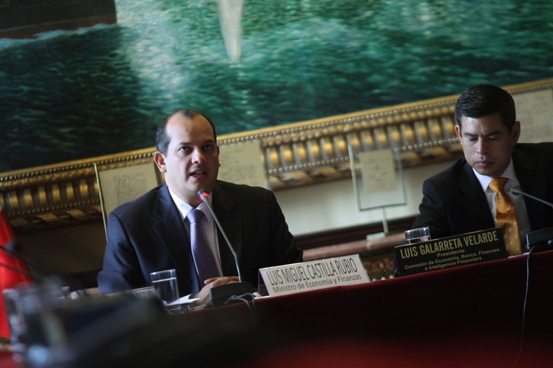 Ministro de Economía, Miguel Castillo Rubio, informa en el Congreso de la República sobre los avances en su cartera