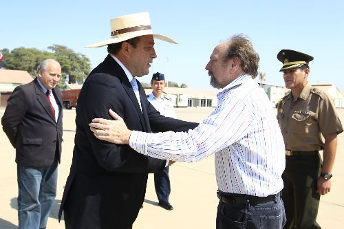 Presidente del Consejo de Ministros, Salomón Lerner, en plena faena