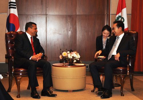 Ollanta Humala con su homólogo de Corea, Lee Myung-Bak