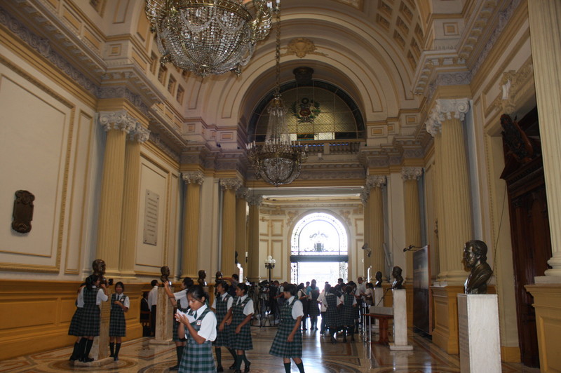 Hall de los pasos perdidos Así se denomina al pasadizo central del Congreso de la República
