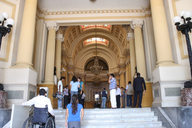 Hall de los pasos perdidos Así se denomina al pasadizo central del Congreso de la República
