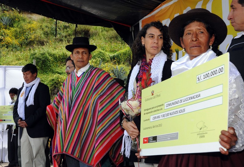 Presidente Ollanta Humala, participó en ceremonia de entrega de reparaciones colectivas a deudos de víctimas en Lucanamarca