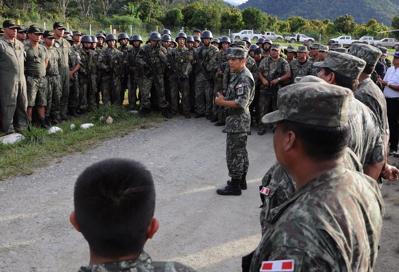 Presidente Ollanta Humala, impartió instrucciones al personal militar que trabaja en la zona selvática de Kiteni en Cusco