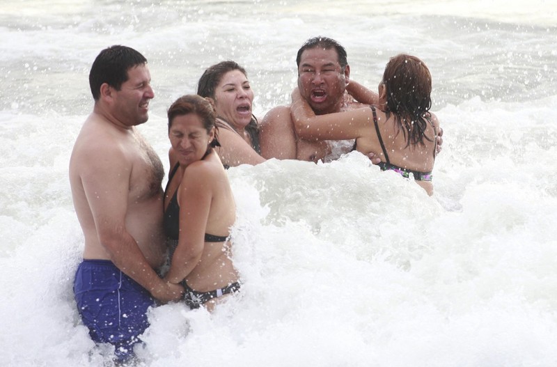Gran cantidad de público asistió a la Playa Agua Dulce del distrito limeño de Chorrillos