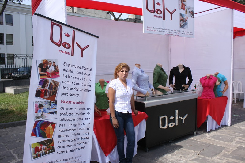 Empresa de ropa para damas DOLY Fashion S.A.C participo del V Congreso Nacional de Empresarios Conaco 2012 en el Congreso de la República
