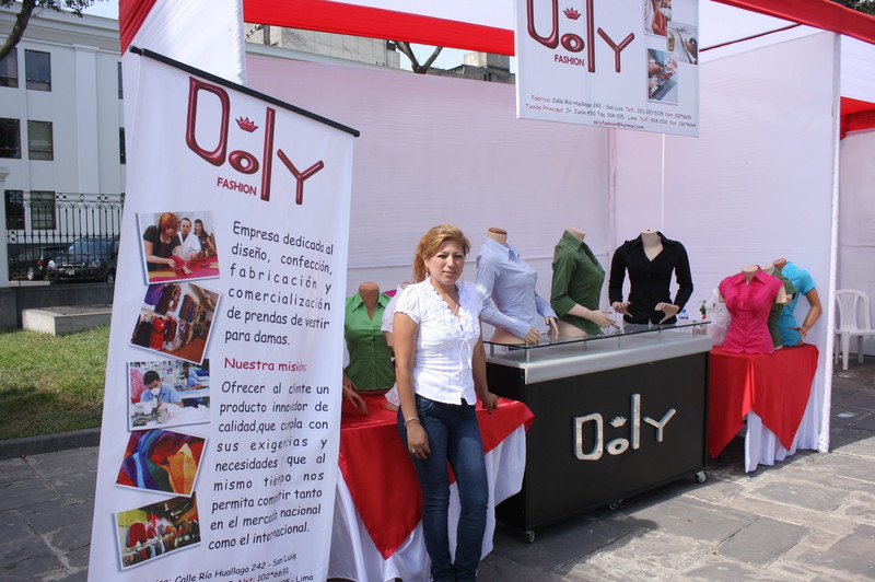 Empresa de ropa para damas DOLY Fashion S.A.C participo del V Congreso Nacional de Empresarios Conaco 2012 en el Congreso de la República