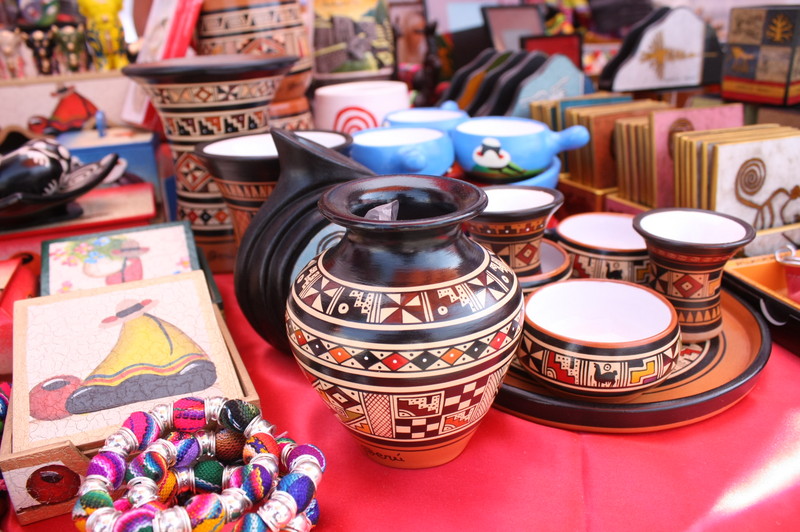 La empresa de artesanias kely especialistas en trabajos de ceramicas participo del V Congreso Nacional de Empresarios CONACO 2012 en el Congreso de la República