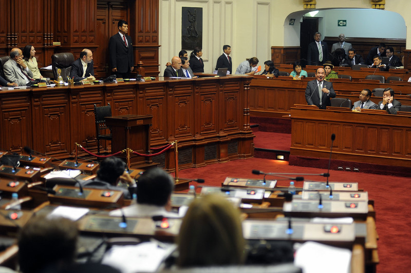 Ministro del Interior, Daniel Lozada rindió informe sobre los sucesos de violencia ocurridos en Madre de Dios en el Congreso.