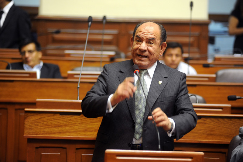 Ministro del Interior, Daniel Lozada rindió informe sobre los sucesos de violencia ocurridos en Madre de Dios en el Congreso.