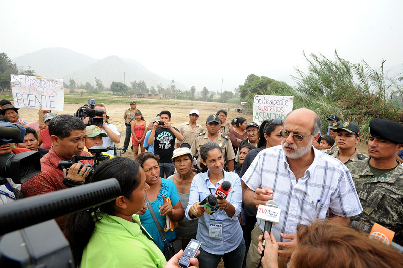Presidente del Congreso, Daniel Abugattás realizó visita a los damnificados por el huaico en Chosica