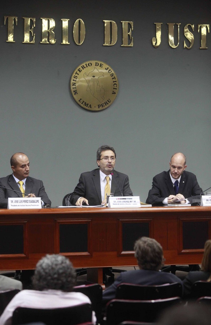 Ministro de Justicia, Juan Jiménez presentó manual didáctico sobre aplicaciones de beneficios penitenciarios