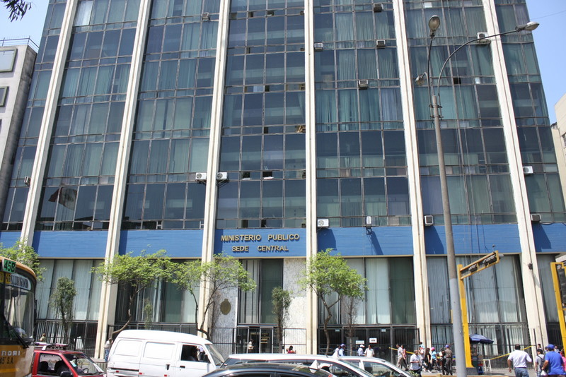 Imágenes del frontis de la sede Central del Ministerio Público