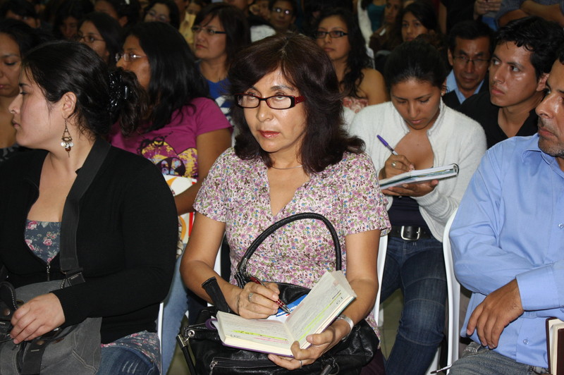 Estudiantes universitarios de psicología recibieron charlas en el colegio de Psicólogos
