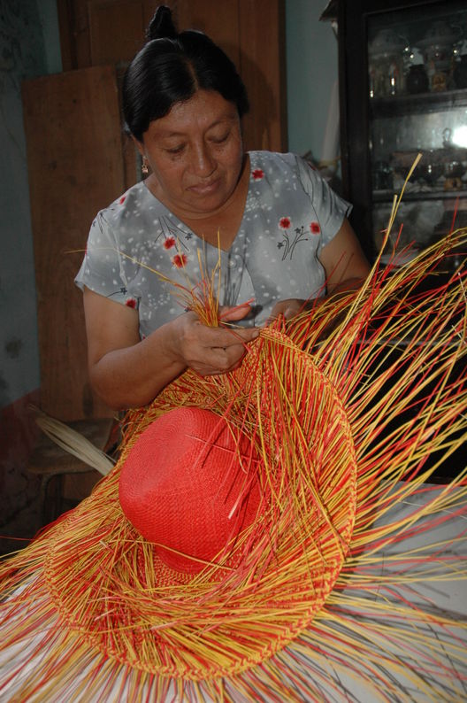 Artesanos peruanos, desde Piura para el Perú y el mundo