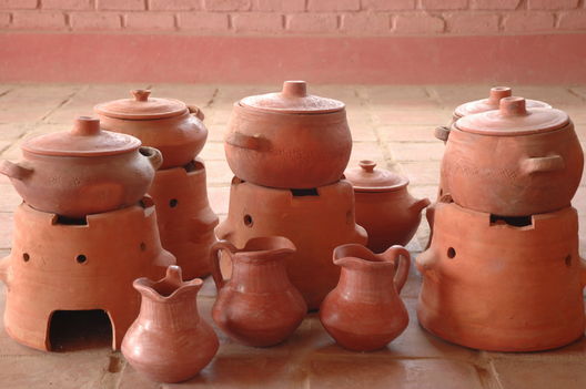 Artesanos de barro del distrito de Villa El Salvador