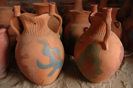 Artesanos de barro del distrito de Villa El Salvador