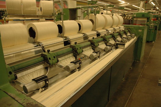 Trabajadores textiles en una d las textileras del distrirto de Santa Anita