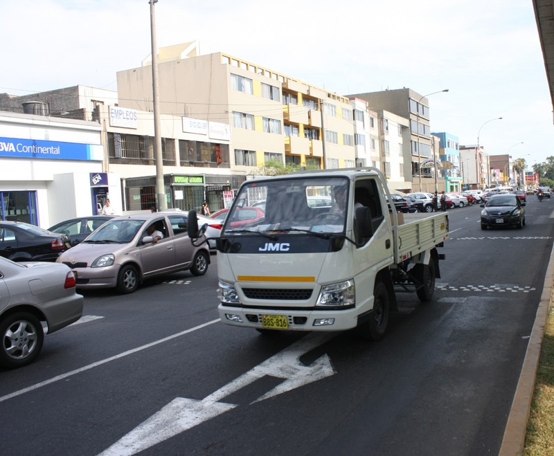 La avenida Aviación luce mejor en la actualidad debido al mayor orden en el tránsito vehicular