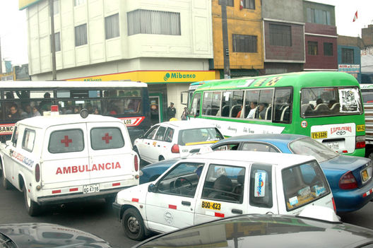 Pistas Rotas en el Distrito de la Victoria