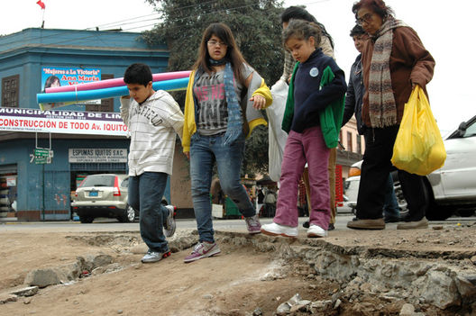Pistas Rotas en el Distrito de la Victoria