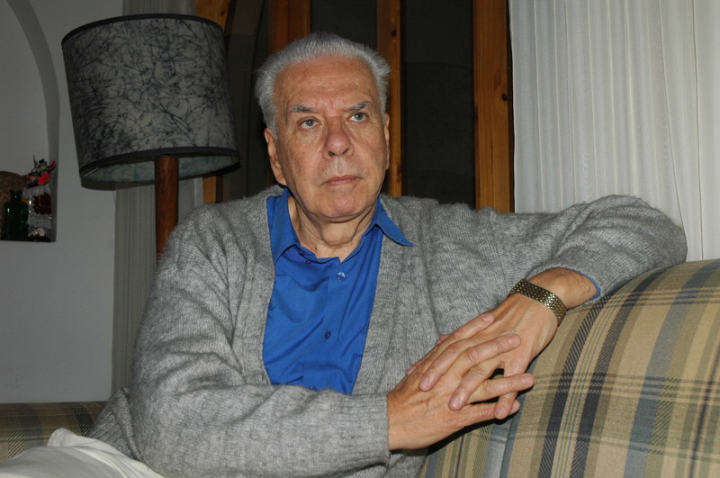 Fernando Maestre Pagaza. Nacido en Lima, psicoanalista y psiquiatra de formación, es miembro fundador del Centro de Psicoterapia psicoanalítico de Lima