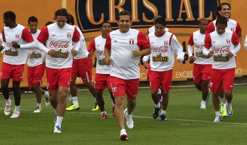 Presidente Ollanta Humala  visitó a la selección nacional de fútbol