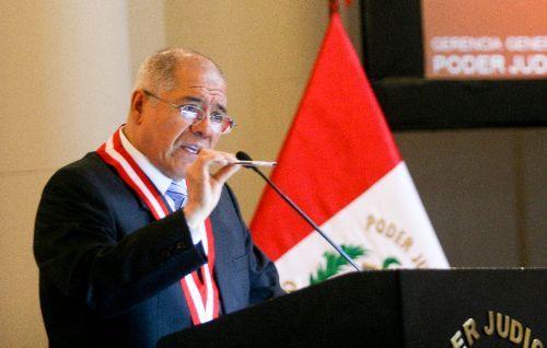 Presidente del Poder Judicial, César San Martín, en una conferencia en el palacio de Justicia