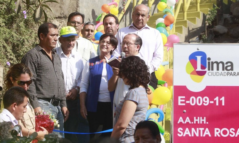 Alcaldesa de Lima, Susana Villarán, inauguró escaleras en el distrito de Independencia