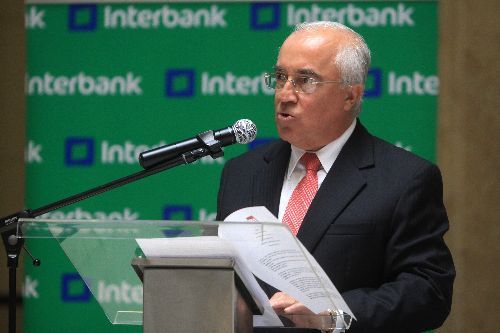 Presidente de la Bolsa de Valores de Lima, Roberto Hoyle, en el marco de una conferencia