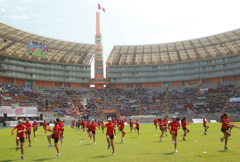 Ceremonia de inauguración de los Juegos Deportivos Escolares Nacionales 2012, en el Estadio Nacional