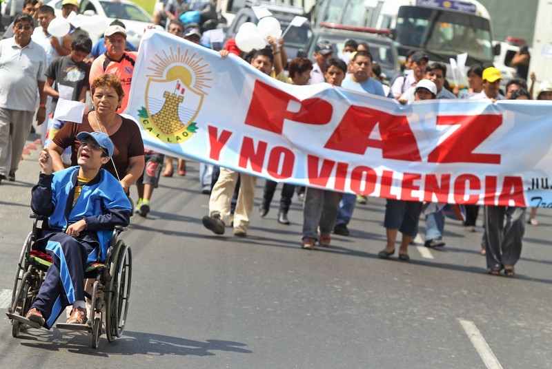 Marcha por la Paz en las avenidas Guardia Chalaca en el Callao