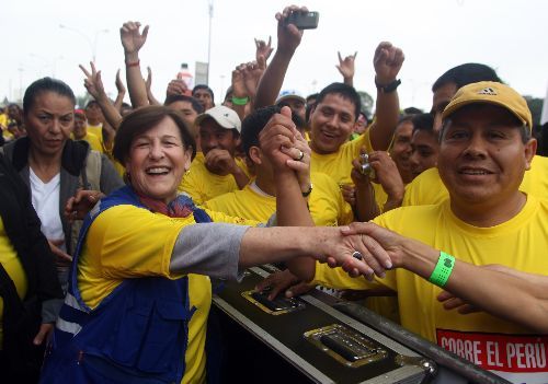 La alcaldesa de Lima Susana Villarán en Barrios Altos en el marco de una de sus jornadas