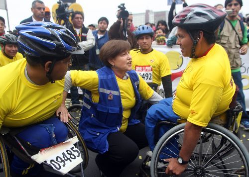 La alcaldesa de Lima Susana Villarán en Barrios Altos en el marco de una de sus jornadas