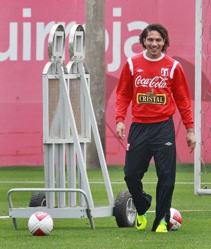 Paolo Guerrero en la Videna en una sesión de entrenamiento