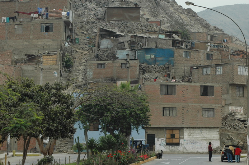 Más de 700 mil viviendas aledañas viven en los cerros de San Juan de Lurigancho