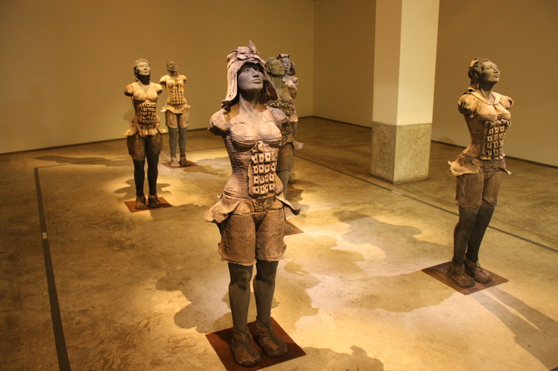Artista plástico peruana Patricia López Merino presenta 'La armada de mujeres'