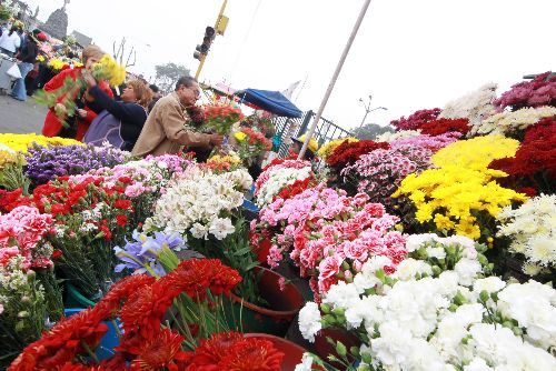 El Mercado de Flores del puente Santa Rosa en el Rímac
