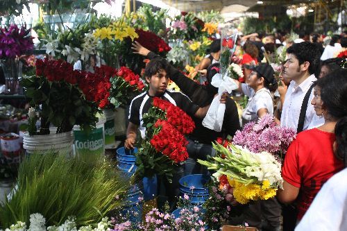 El Mercado de Flores del puente Santa Rosa en el Rímac