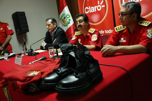 El Cuerpo de Bomberos en medio de una conferencia de prensa