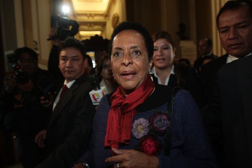 Ministra de Cultura Susana Baca en una de sus jornadas