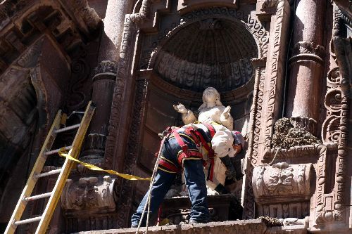 Bomberos del Perú en medio de un simulacro en las calles de Lima