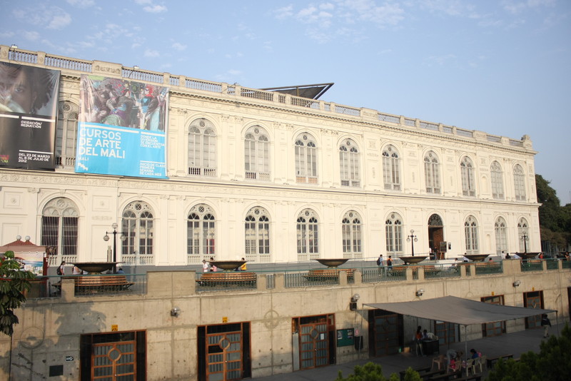 El Museo de Arte de Lima es uno de los principales museos del Perú, ubicado en el Paseo Colón, frente al Museo de Arte Italiano, en el cercado de Lima