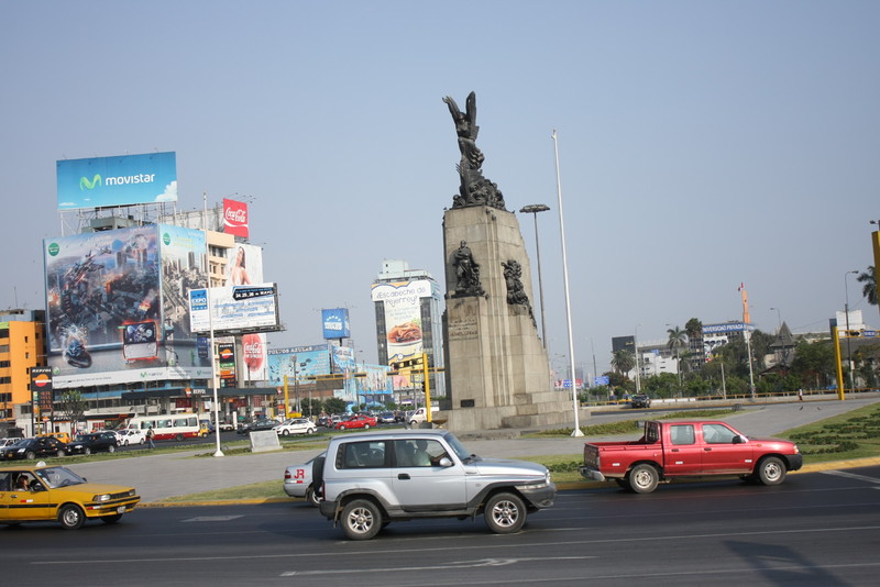 La Plaza Grau nombrada en honor del máximo héroe peruano Almirante Miguel Grau Seminario quien durante la Guerra con Chile fue comandante del Monitor Huáscar