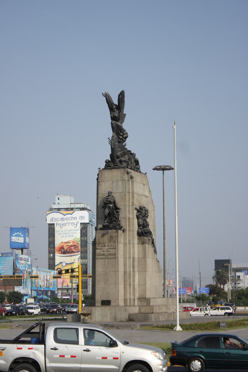 La Plaza Grau nombrada en honor del máximo héroe peruano Almirante Miguel Grau Seminario quien durante la Guerra con Chile fue comandante del Monitor Huáscar